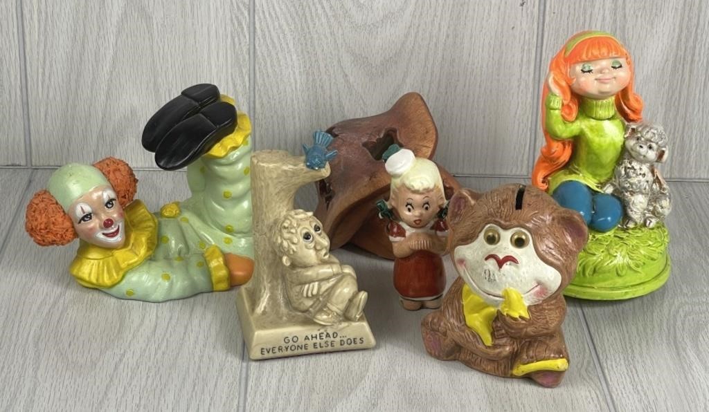 VINTAGE CERAMIC COLLECTIBLE FIGURINES MUSICAL GIRL
