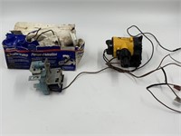 2 pumps, Johnson pump 500 GPH, automatic bilge