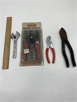 Thorson snapping plier set in 3 other pliers
