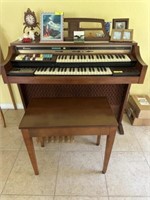 Thomas California 262 Organ