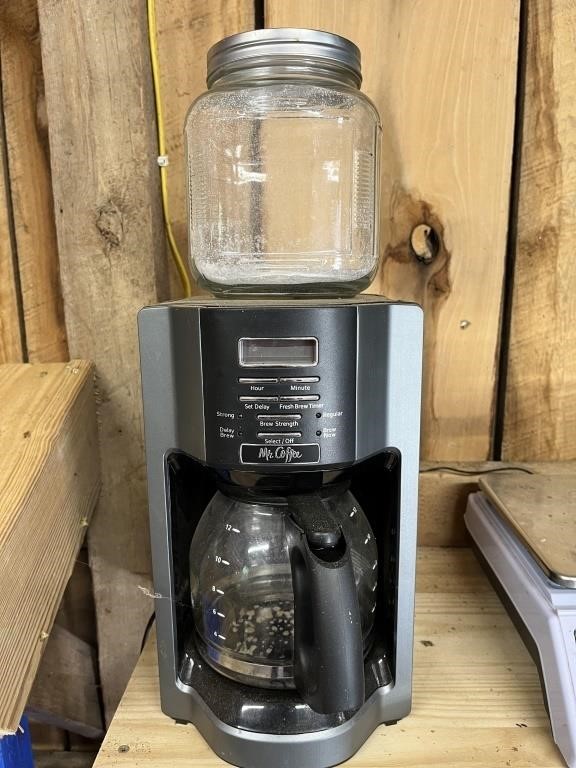 Mr coffee coffee maker and glass canister