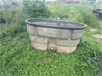 100 gallon Rubbermaid water trough