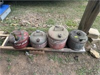 4 metal gas cans