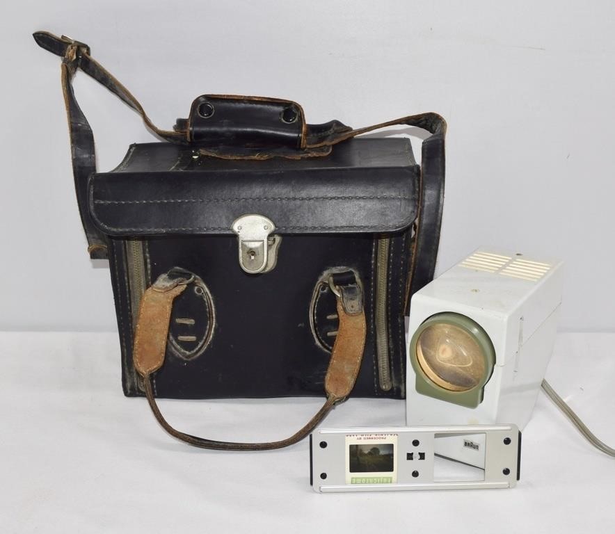 Vintage Miniature Braun Projector w Bag - Working