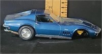 Chevy Corvette model car - missing front wheels -