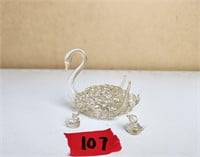 Vtg Tiny Miniature Spun Glass Swan W/ Ducklings
