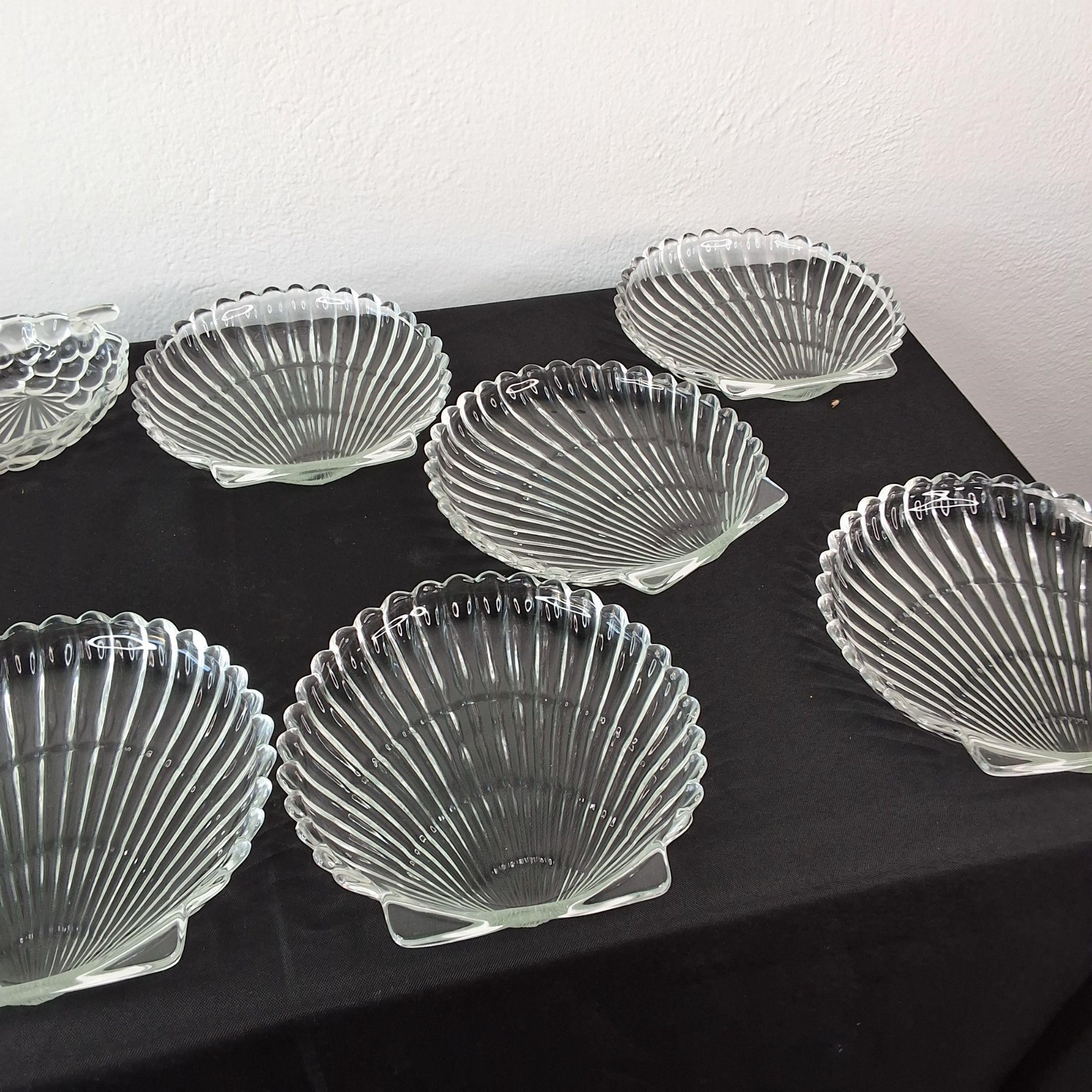 CLEAR GLASS SERVING LOT