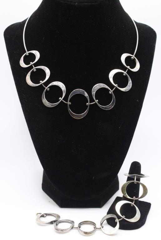 A MCM Silver Necklace & Bracelet w/oval links