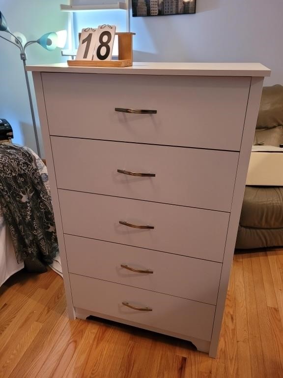 5 Drawer Chest of Drawers 49 X 30 X 19 1/2