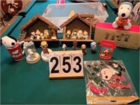 3 Peanuts Nativity Scenes ~ Peanuts Figures