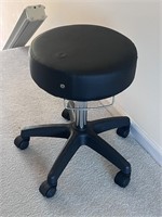 Rolling adjustable stool