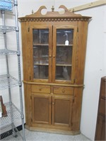 OAK CORNER CABINET