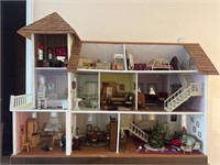 LOVELY VTG DOLL HOUSE AND CONTENTS FURNITURE