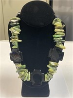 GREEN CHRYOPRASE? LARGE CHIP NECKLACE