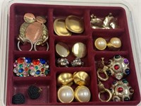 13 PAIRS OF COSTUME JEWELRY PEIRCED EARRINGS