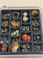 25 PAIRS OF COSTUME JEWELRY PEIRCED EARRINGS