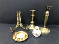 2 Brass candlesticks, plate stand, small vase & fr