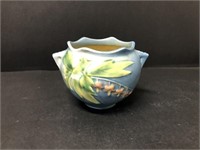 Roseville pottery 6513 (chip on handle)
