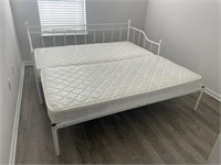 Twin Size Metal Daybed w/ Trundle