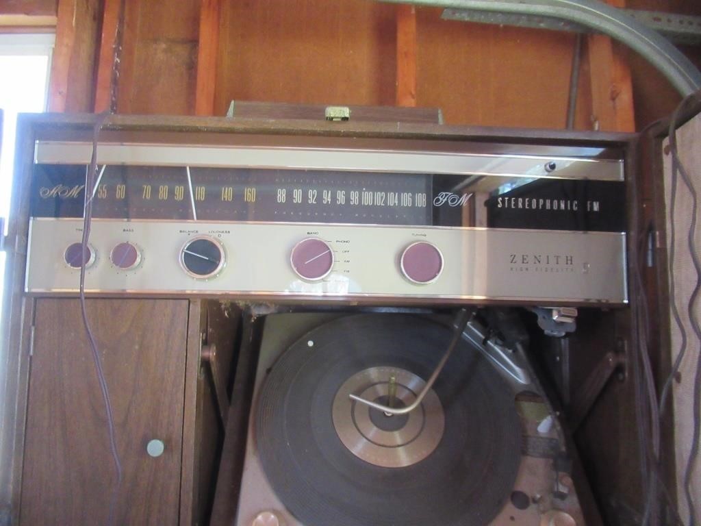 Zenith Record Player
