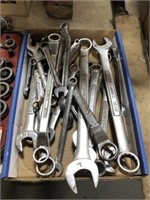 WRENCHES, MANY CRAFTSMAN