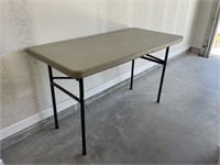 4' Folding table