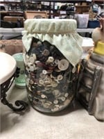 JAR OF BUTTONS