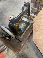 OLD SEWING MACHINE