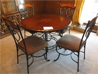 Round Table with 4 chairs