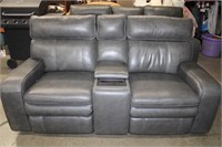 Electric Double Reclining Love Seat Like NEW
