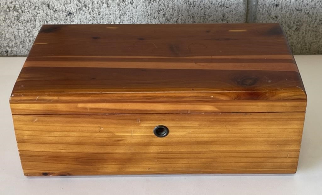 Lane Mini Cedar Box