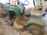 John Deer 111 Lawn tractor