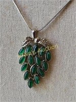 estate silver tone 32" necklace w/faux emerald bro