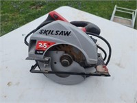Skilsaw  2.5 hp circular saw  works.