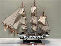 LUNENBURGH`S CREATIONS HMS ENDEAVOUR SHIP MODEL