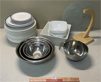 GREAT KITCHEN LOT WITH STAINLESS STEEL MIXING BOWL
