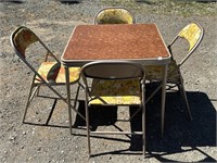 RETRO FOLDING CARD TABLE AND FOLDING CHAIRS