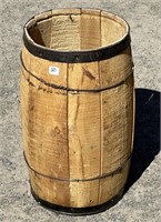 COOL VINTAGE BARREL 10 X 18 INCHES BOTTOM BANDING