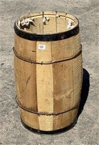 COOL VINTAGE BARREL 10 X 18 INCHES