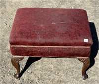 NICE FOOT STOOL NEEDS SOME CLEANING 21X16X15``