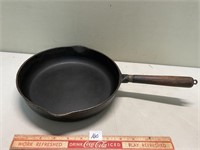 AWESOME WAGNER CAST IRON SKILLET