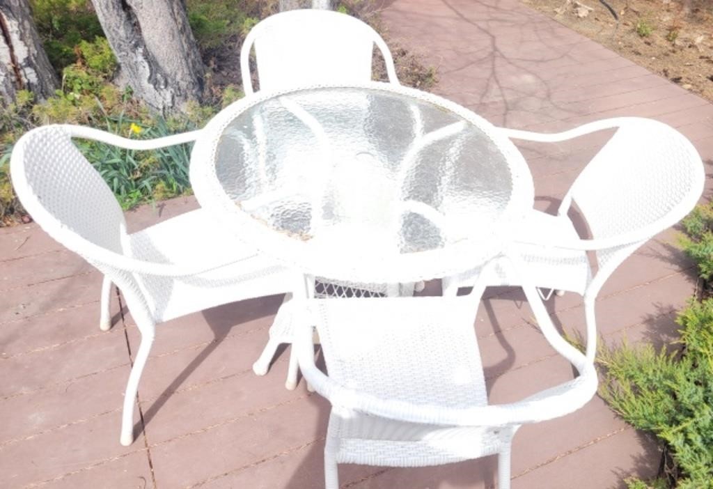 Glass & Plastic Wicker Style Table & (4) Chairs