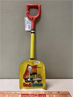 NEW/OLD STOCK 1960S PRESSED TIN TOY SHOVEL