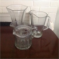 2 glass pitchers, vase
