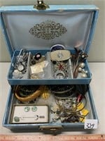 NICE SIZE LOT OF VINTAGE COSTUME JEWELRY AND BOX