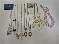 NICE LOT OF COSTUME JEWELRY WITH EARRINGS