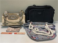 NICE LOT OF LADIES PURSES AND HAND BAGS