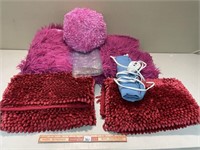 GREAT LOT OF BATHROOM BATH MATS AND MORE