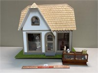 INTERESTING CUTE DOLL HOUSE WITH MINIATURES