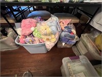 LOT OF PLUSH ANIMALS AND CHARACTERS
